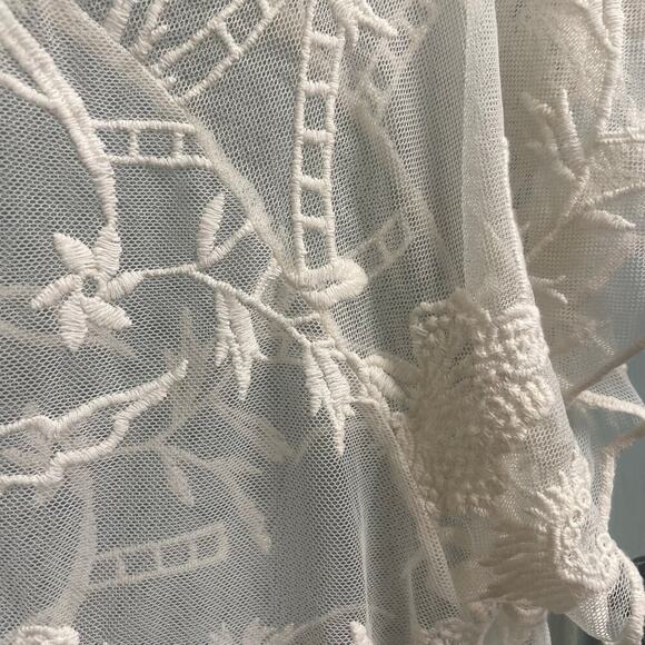 Mystree Size Medium Blouse Sheer Lace Crochet Boho Cottage Feminine - Picture 2 of 4